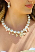 Choker Dillan Moderna de Pérolas no Ouro - Semi-joia sofisticada com banho de ouro 18k e pérola central de 14mm